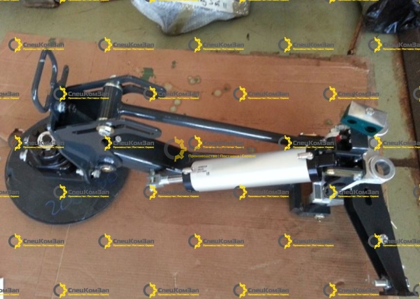 Щетка лотк. JOHNSTON VT-650 в сб. с кронштейнами и цилиндрами S951212-001